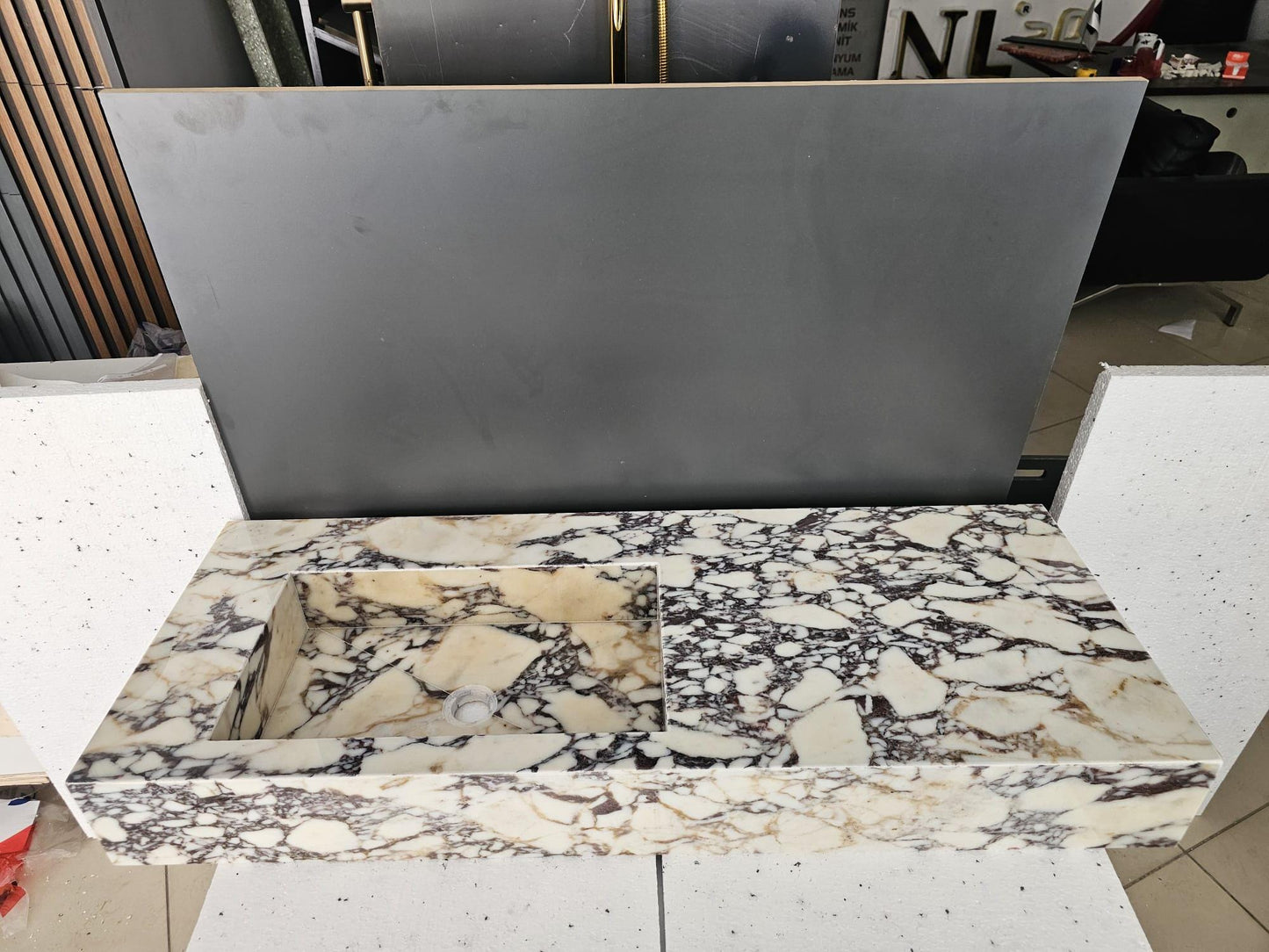 Calacatta Marble Sink for Bathroom
