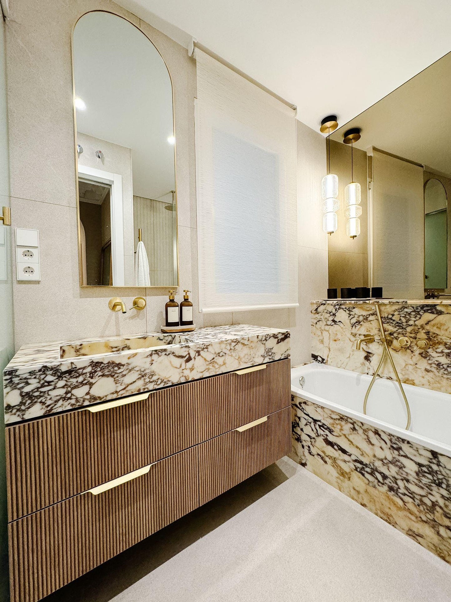 Calacatta Marble Sink for Bathroom