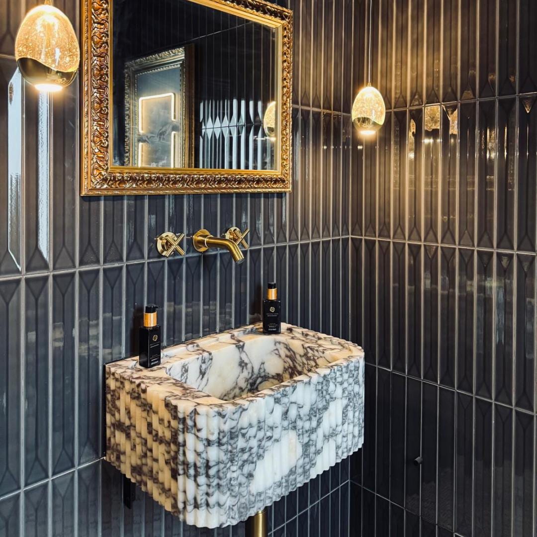Calacatta Viola Fluted Marble Sink